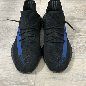 Yeezy 350 dazzling blue SIZE 9.5